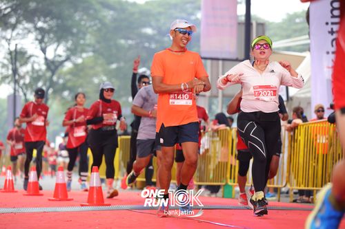 Race photo from ONE RUN 10 K
