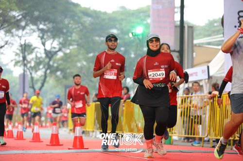 Race photo from ONE RUN 10 K