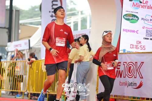 Race photo from ONE RUN 10 K