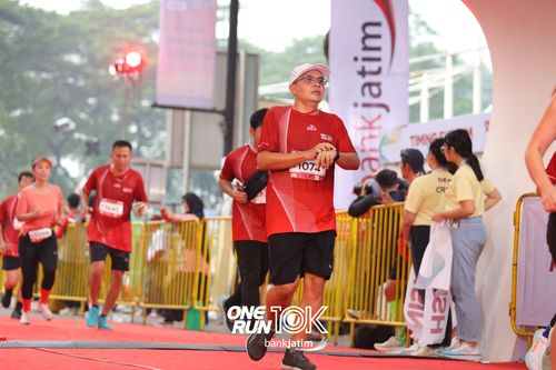 Race photo from ONE RUN 10 K