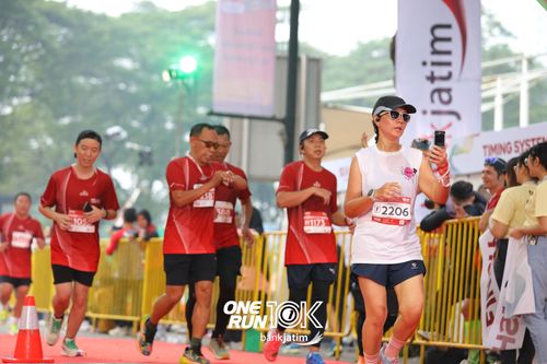 Race photo from ONE RUN 10 K