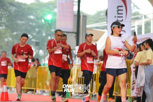 Race photo from ONE RUN 10 K