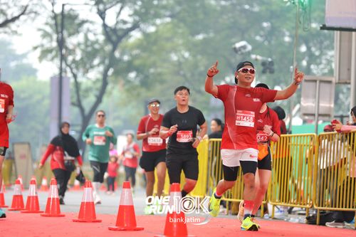 Race photo from ONE RUN 10 K
