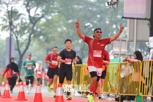 Race photo from ONE RUN 10 K