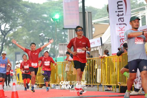 Race photo from ONE RUN 10 K
