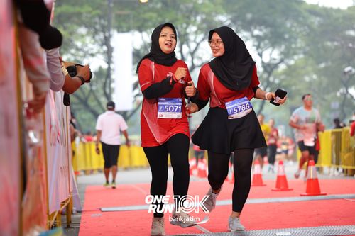 Race photo from ONE RUN 10 K