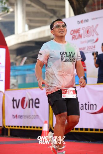 Race photo from ONE RUN 10 K