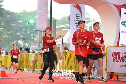 Race photo from ONE RUN 10 K