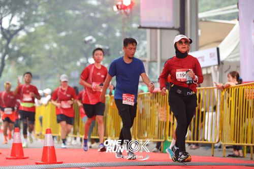 Race photo from ONE RUN 10 K