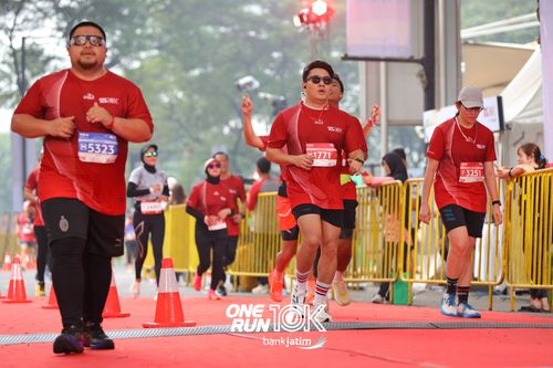 Race photo from ONE RUN 10 K