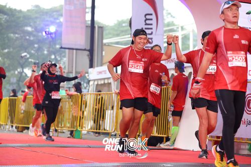Race photo from ONE RUN 10 K