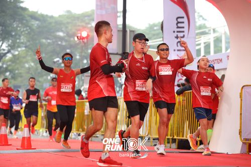Race photo from ONE RUN 10 K