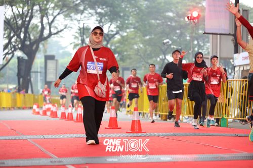 Race photo from ONE RUN 10 K