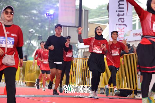 Race photo from ONE RUN 10 K