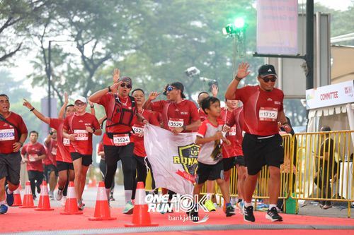 Race photo from ONE RUN 10 K