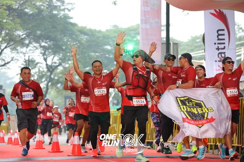 Race photo from ONE RUN 10 K