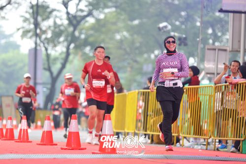 Race photo from ONE RUN 10 K