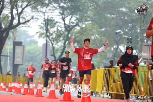 Race photo from ONE RUN 10 K
