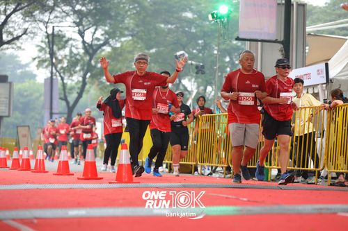 Race photo from ONE RUN 10 K