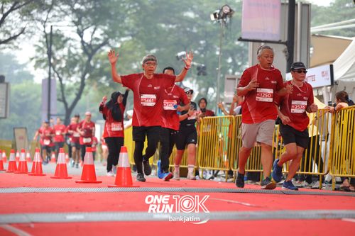 Race photo from ONE RUN 10 K