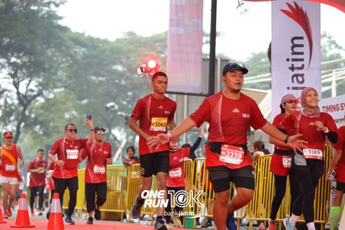 Race photo from ONE RUN 10 K