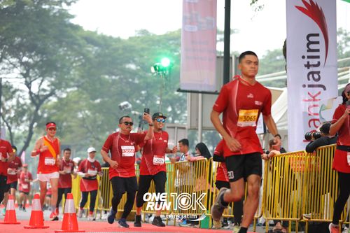 Race photo from ONE RUN 10 K
