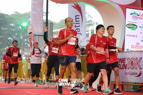 Race photo from ONE RUN 10 K