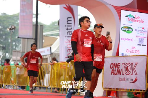 Race photo from ONE RUN 10 K
