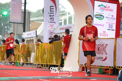 Race photo from ONE RUN 10 K