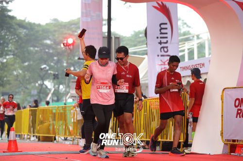 Race photo from ONE RUN 10 K