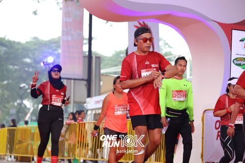 Race photo from ONE RUN 10 K