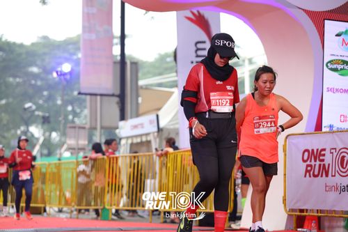 Race photo from ONE RUN 10 K