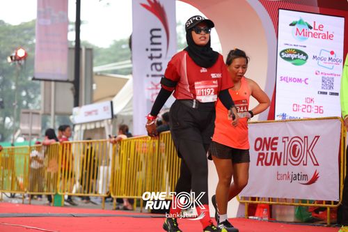Race photo from ONE RUN 10 K