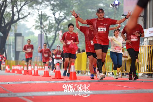 Race photo from ONE RUN 10 K