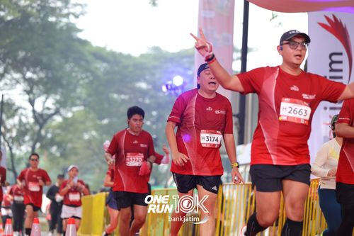 Race photo from ONE RUN 10 K