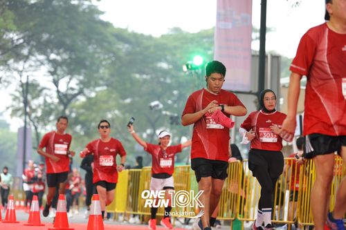 Race photo from ONE RUN 10 K