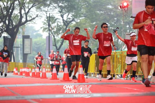 Race photo from ONE RUN 10 K