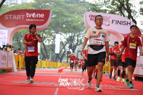 Race photo from ONE RUN 10 K
