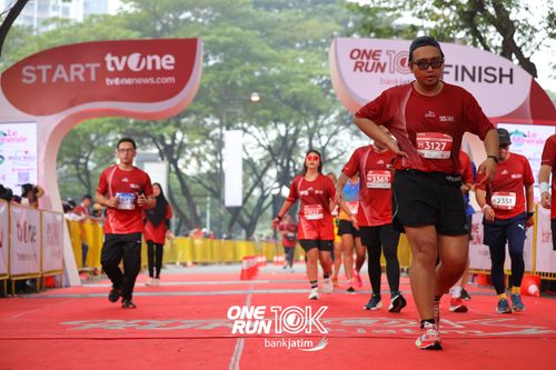 Race photo from ONE RUN 10 K