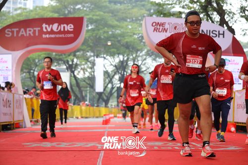 Race photo from ONE RUN 10 K
