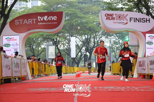 Race photo from ONE RUN 10 K