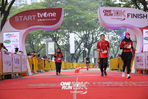Race photo from ONE RUN 10 K