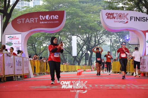 Race photo from ONE RUN 10 K