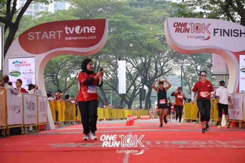 Race photo from ONE RUN 10 K