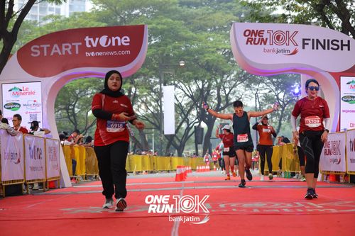 Race photo from ONE RUN 10 K