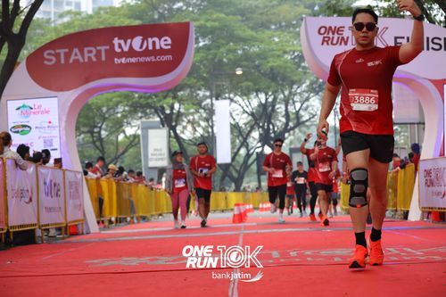 Race photo from ONE RUN 10 K