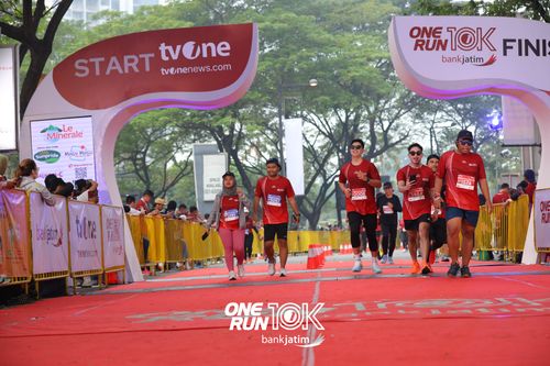 Race photo from ONE RUN 10 K