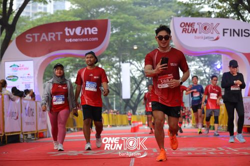 Race photo from ONE RUN 10 K