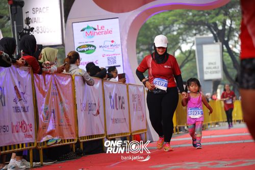Race photo from ONE RUN 10 K