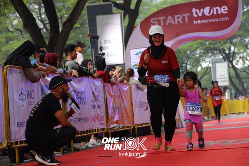 Race photo from ONE RUN 10 K